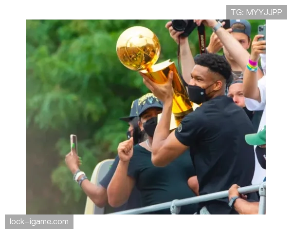 菲戈助攻数据创纪录，传奇球星表现引发球迷热议