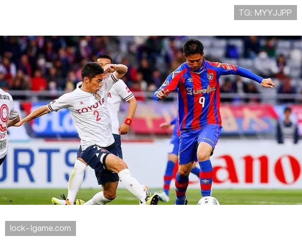 足球巨星重聚慈善赛场，状态回暖点燃球迷期待