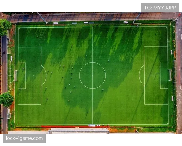 草坪场地规则拆解:标准尺寸与质量如何影响比赛判罚? 草坪场地规则拆解:标准尺寸与质量如何影响比赛判罚?