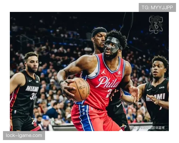 洛瑞无球跑动牵制防线，改变热火进攻空间结构