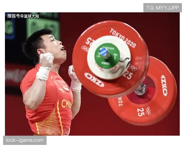 谌利军家里冰箱贴满训练计划，连娃哭都得卡秒哄